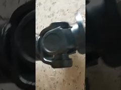 aandrijfas van de mixerwagen